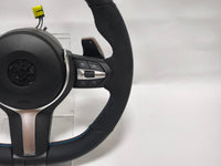 Volante M Linha Azul BMW M3 M Performance para E87 E81 E82 E90 E92 E91 X5 X6 e70 | Upgrade Interior Esportivo OEM